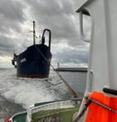 Kollisionsgefahr im Schifffahrtsweg und manövrierunfähiges Baggerschiff